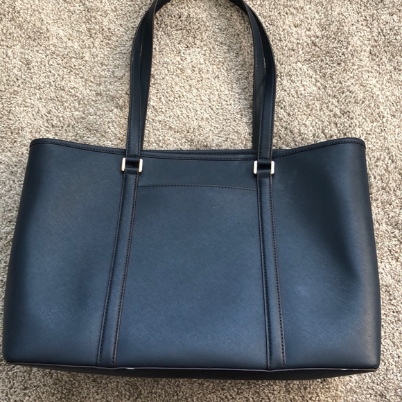 *SOLD* Michael Kors Admiral Blue Jet Set Purse - Picture 3 of 11